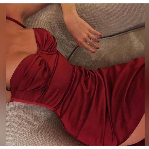 House of CB FLORA Satin Pleated Corset Midi Dress in Wine Size Small - Picture 12 of 13